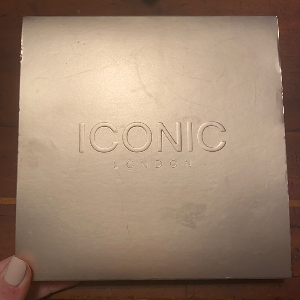 Iconic London-Day to Slay Eyeshadow Palette